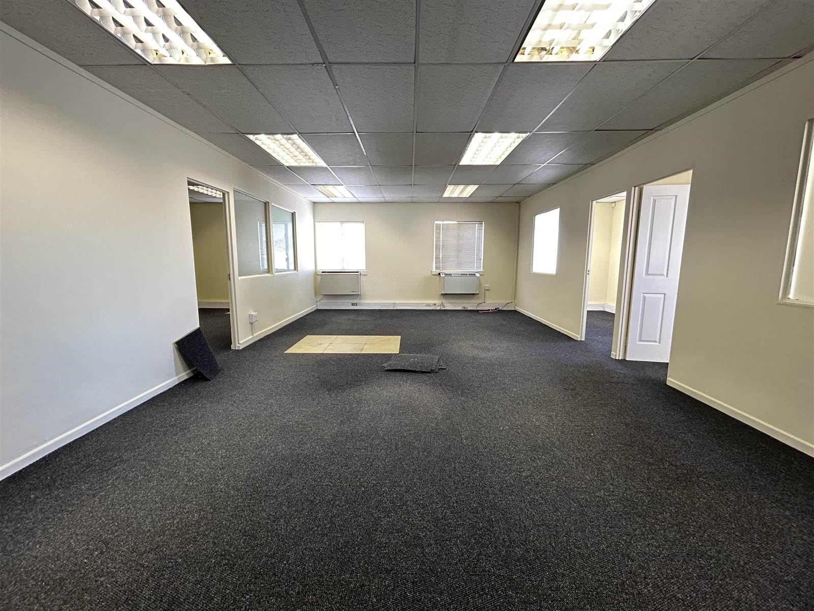 100  m² Commercial space in Somerset West Central photo number 8