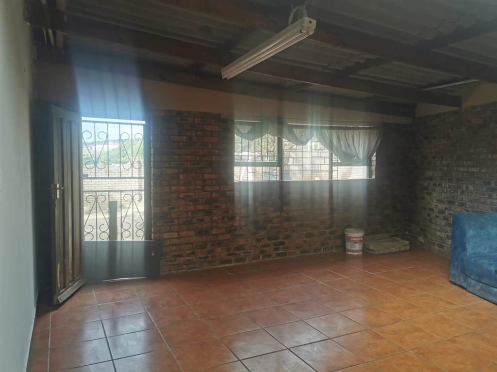 3 Bed House in Mossel Bay Ext 13 photo number 2