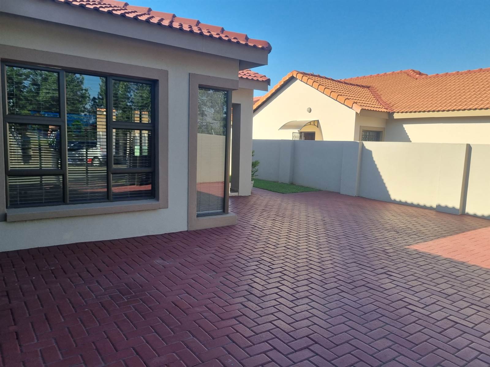 3 Bed House in Waterkloof photo number 5