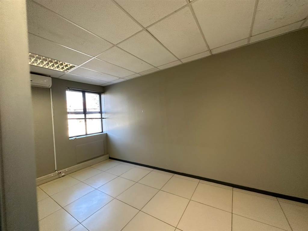 145  m² Commercial space in Meyersdal photo number 4