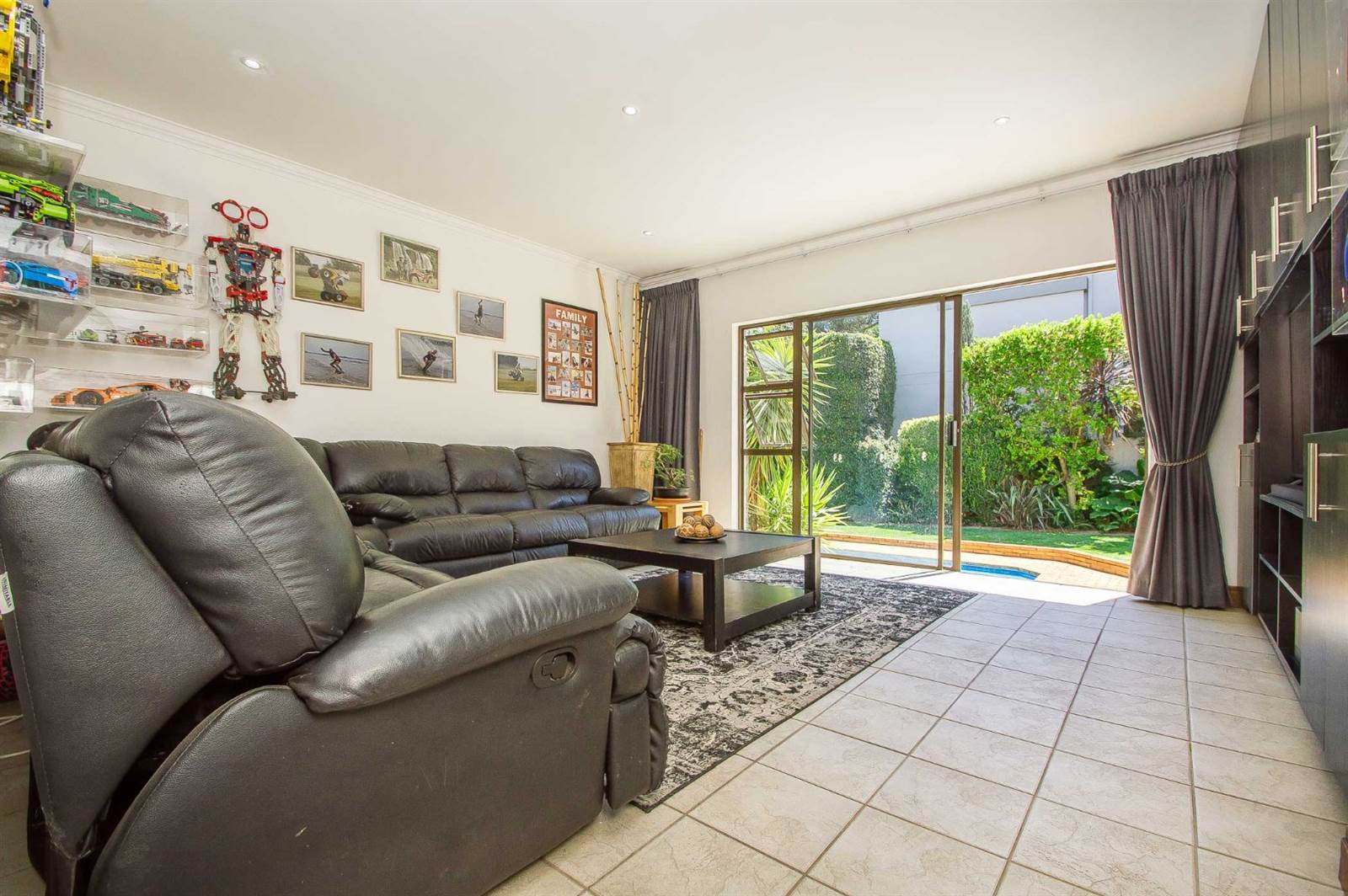 4 Bed House in Northcliff photo number 25