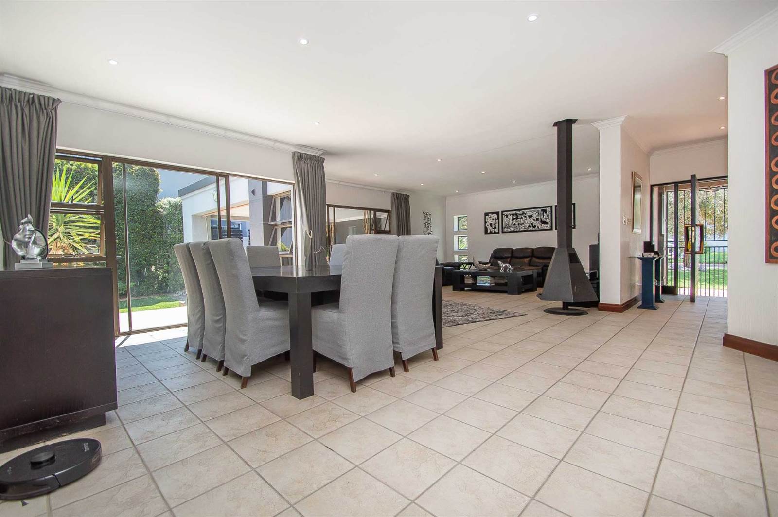 4 Bed House in Northcliff photo number 16