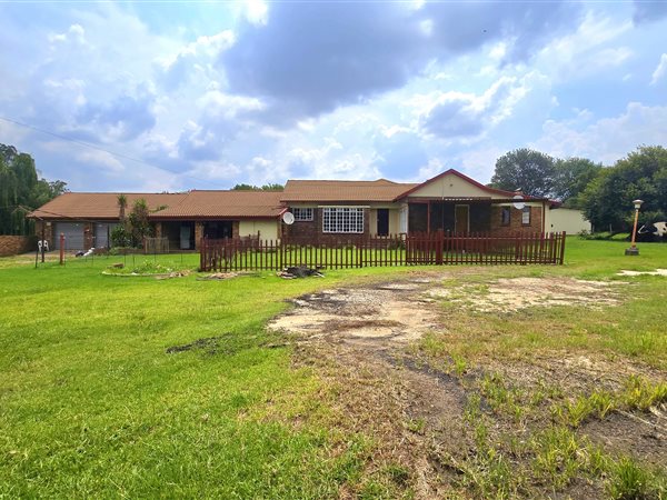 1 707 m² Smallholding 1 707 m² Smallholding