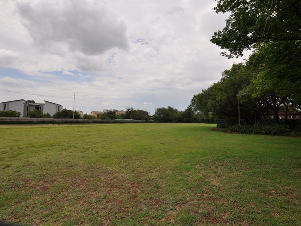 7 m² Land available in North Riding AH