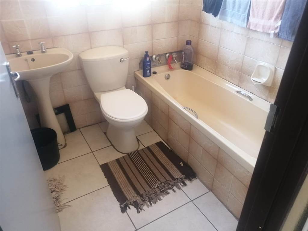 2 Bed House in Seshego photo number 6