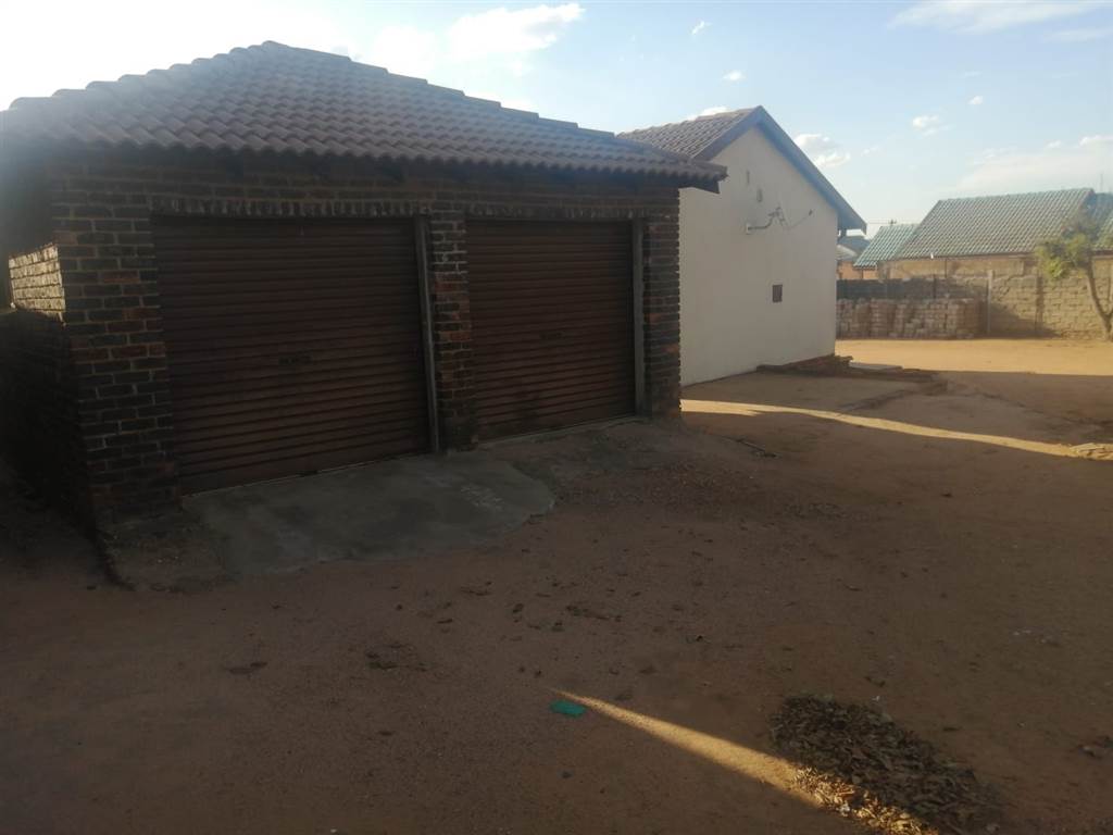 2 Bed House in Seshego photo number 1