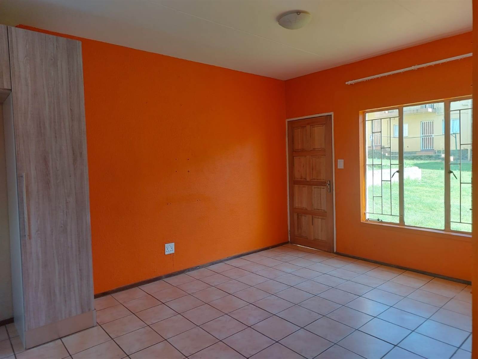 3 Bed Apartment in Grobler Park photo number 7