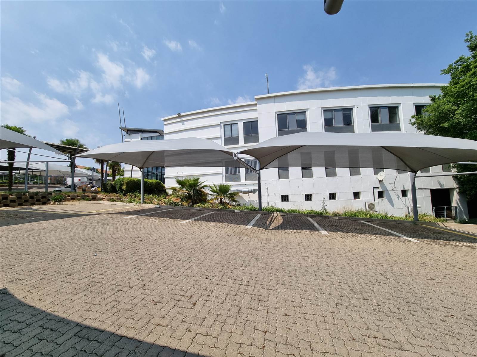 2900  m² Commercial space in Sunninghill photo number 3