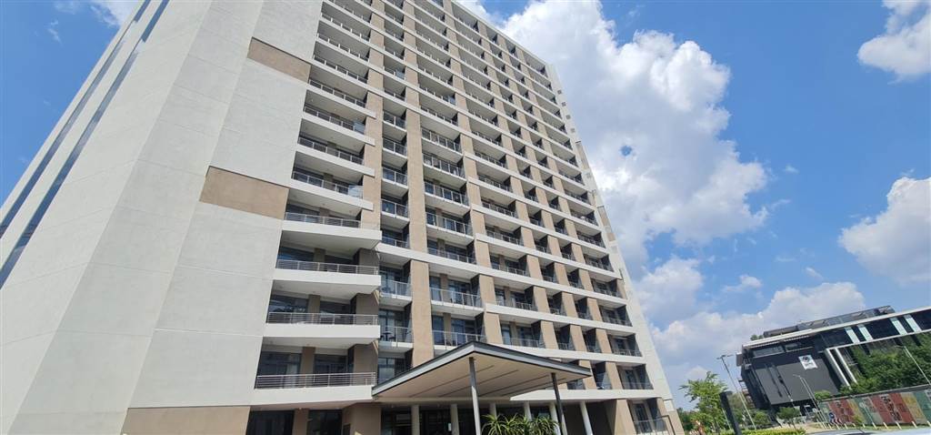 1 Bed Apartment in Menlyn photo number 1