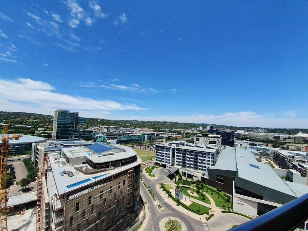 1 Bed Apartment in Menlyn photo number 17