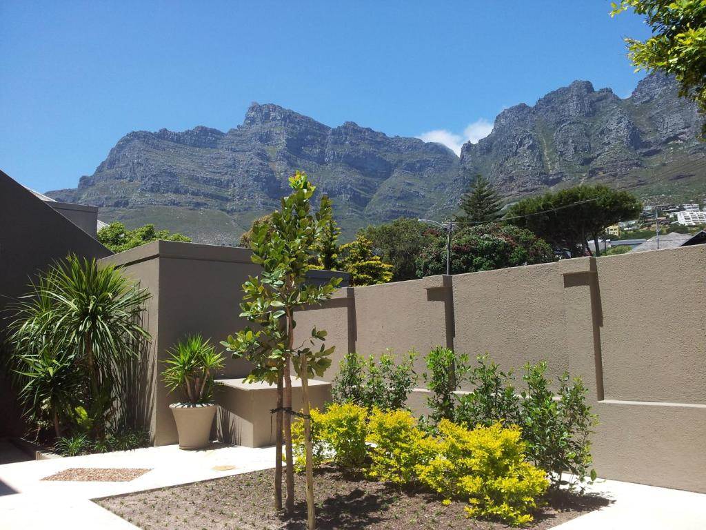 4 Bed Apartment in Camps Bay photo number 3