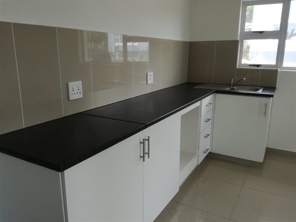 2 Bed Apartment in Park Rynie