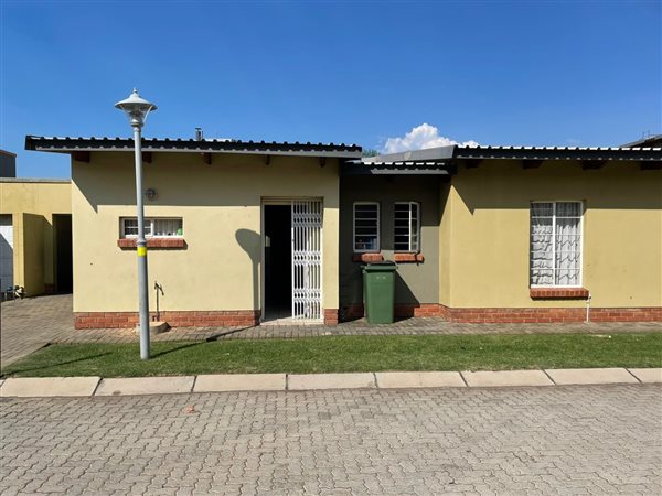 3 Bed Townhouse in Waterval East
