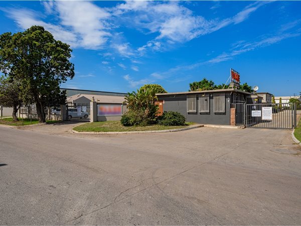 27 290 m² Industrial space 27 290 m² Industrial space