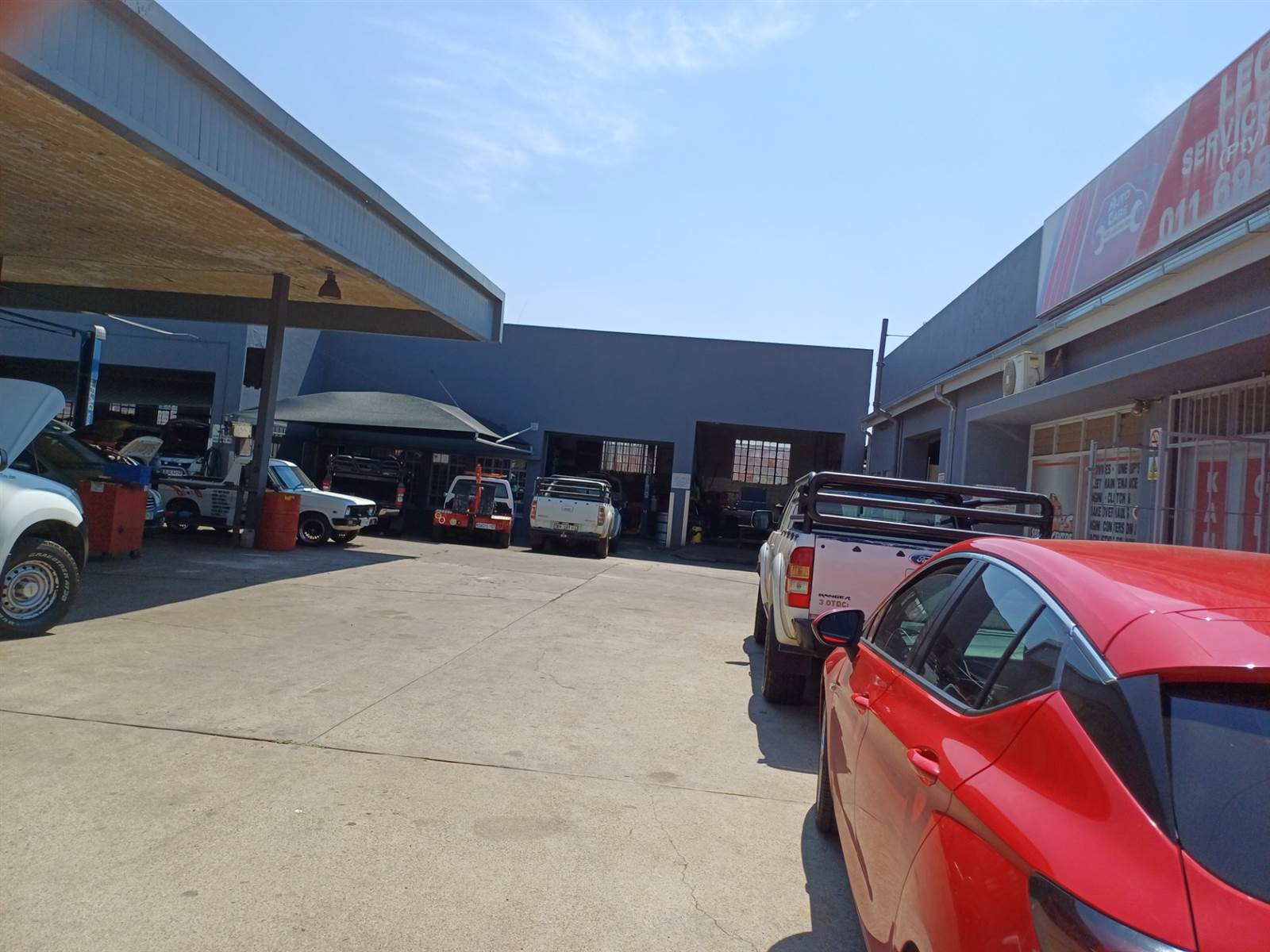 835  m² Commercial space in Randfontein Central photo number 1
