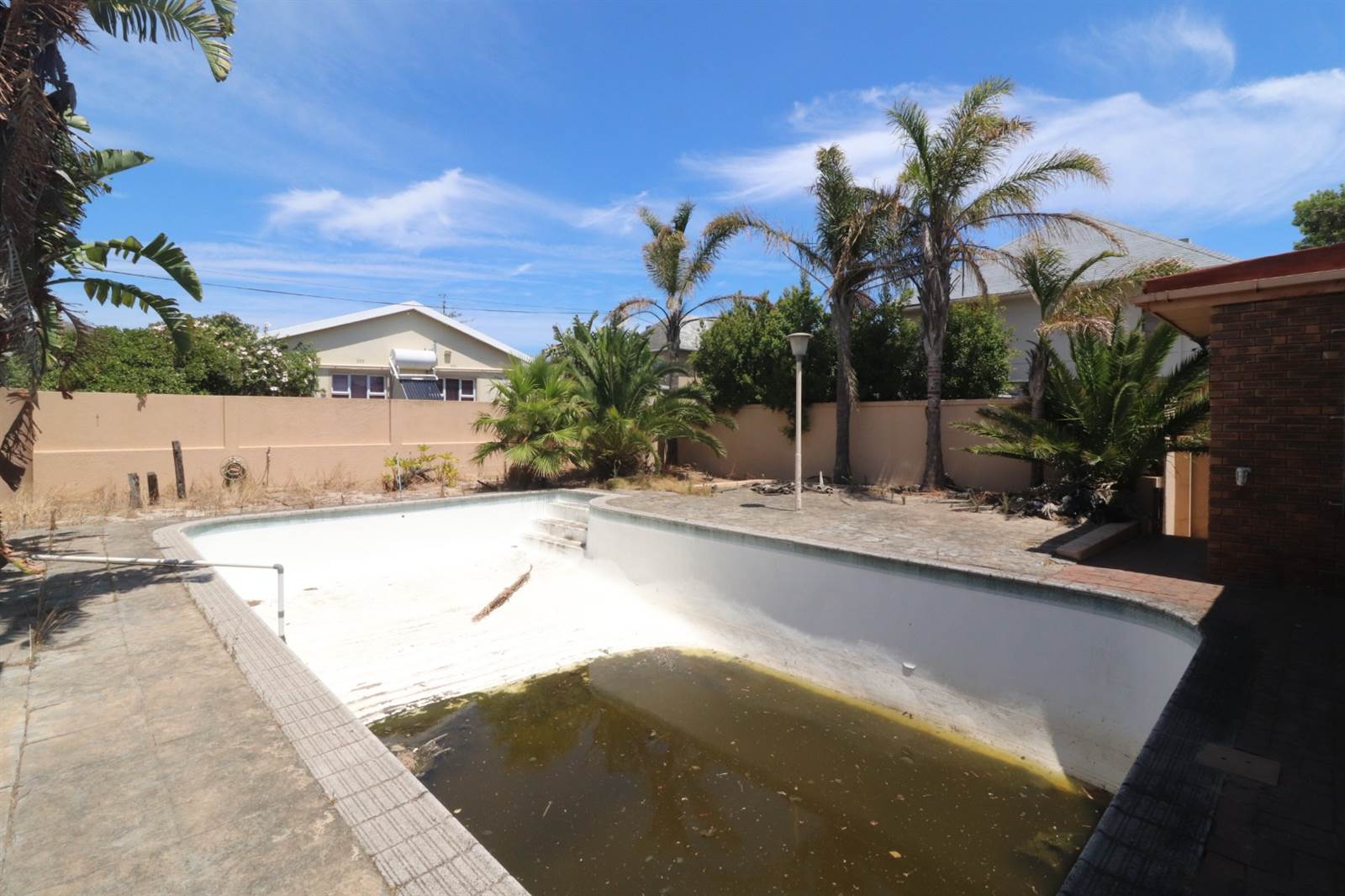 4 Bed House in Milnerton Central photo number 11