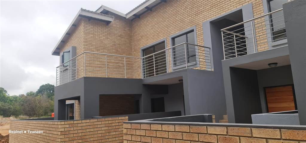 3 Bed Townhouse in Tzaneen photo number 21
