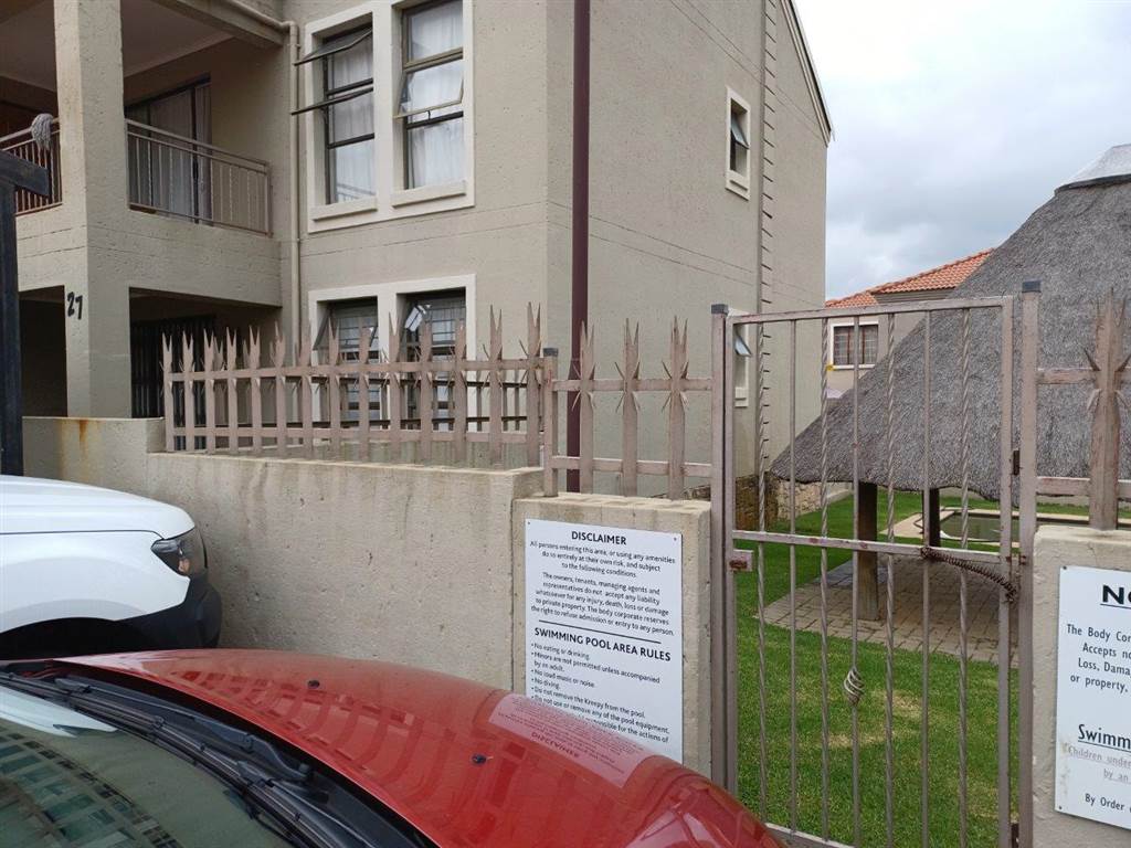 2 Bed Townhouse in Witkoppen photo number 5