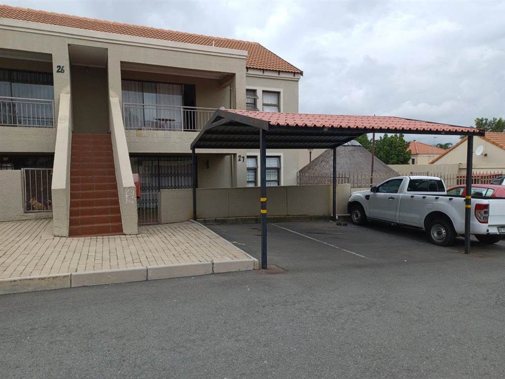 2 Bed Townhouse in Witkoppen photo number 2