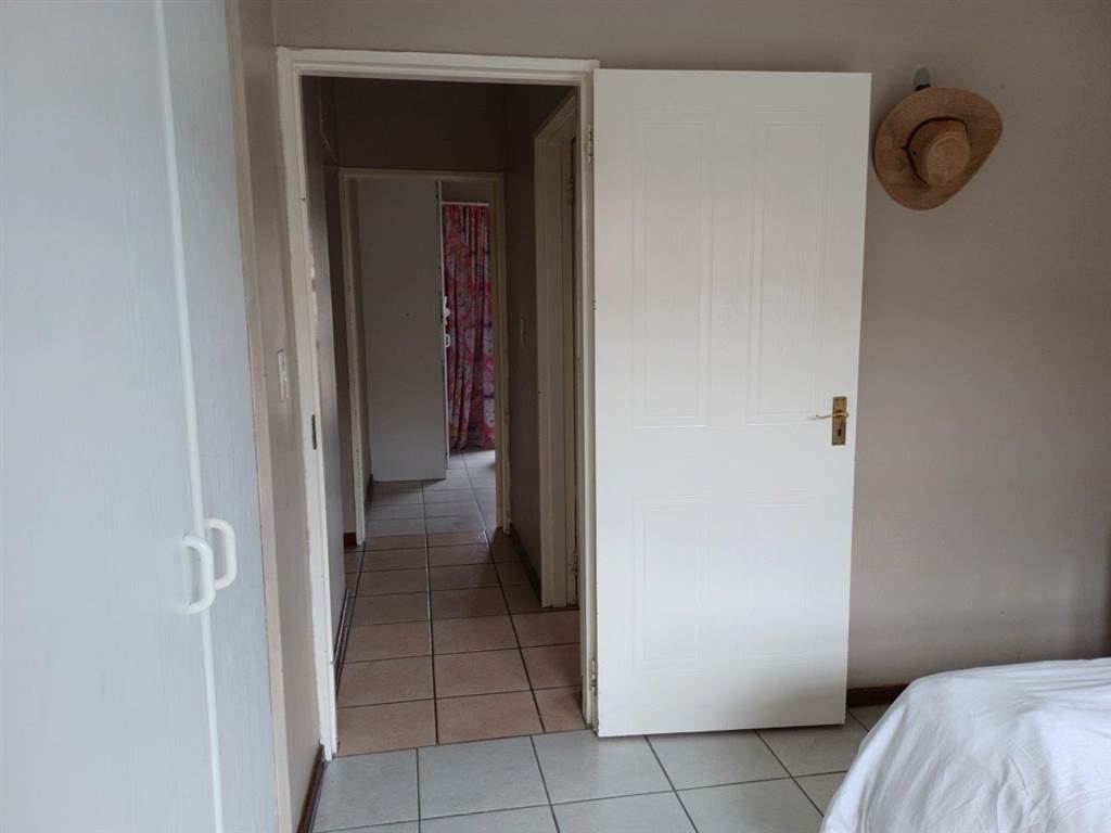 2 Bed Townhouse in Witkoppen photo number 13