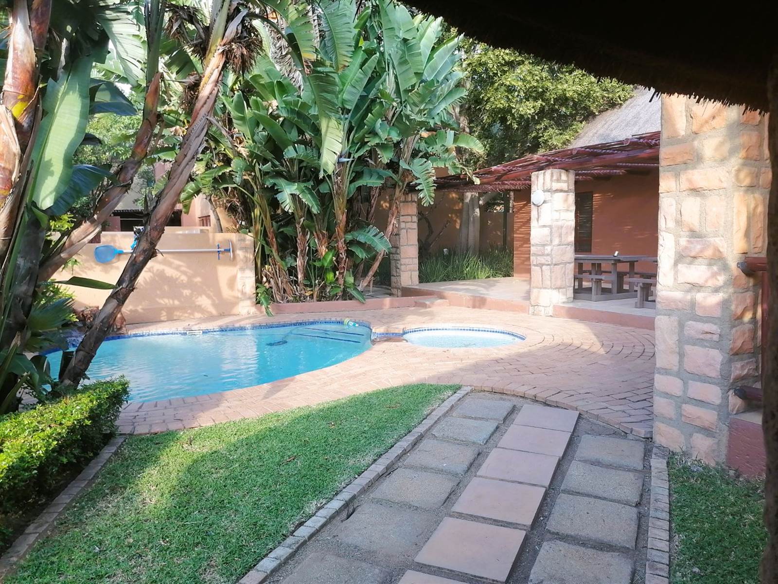 2 Bed Apartment in Douglasdale photo number 28