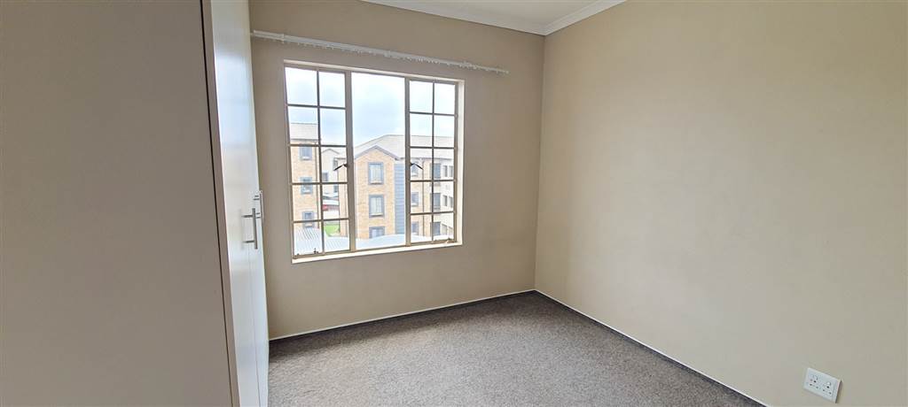 2 Bed Apartment in North Riding photo number 4