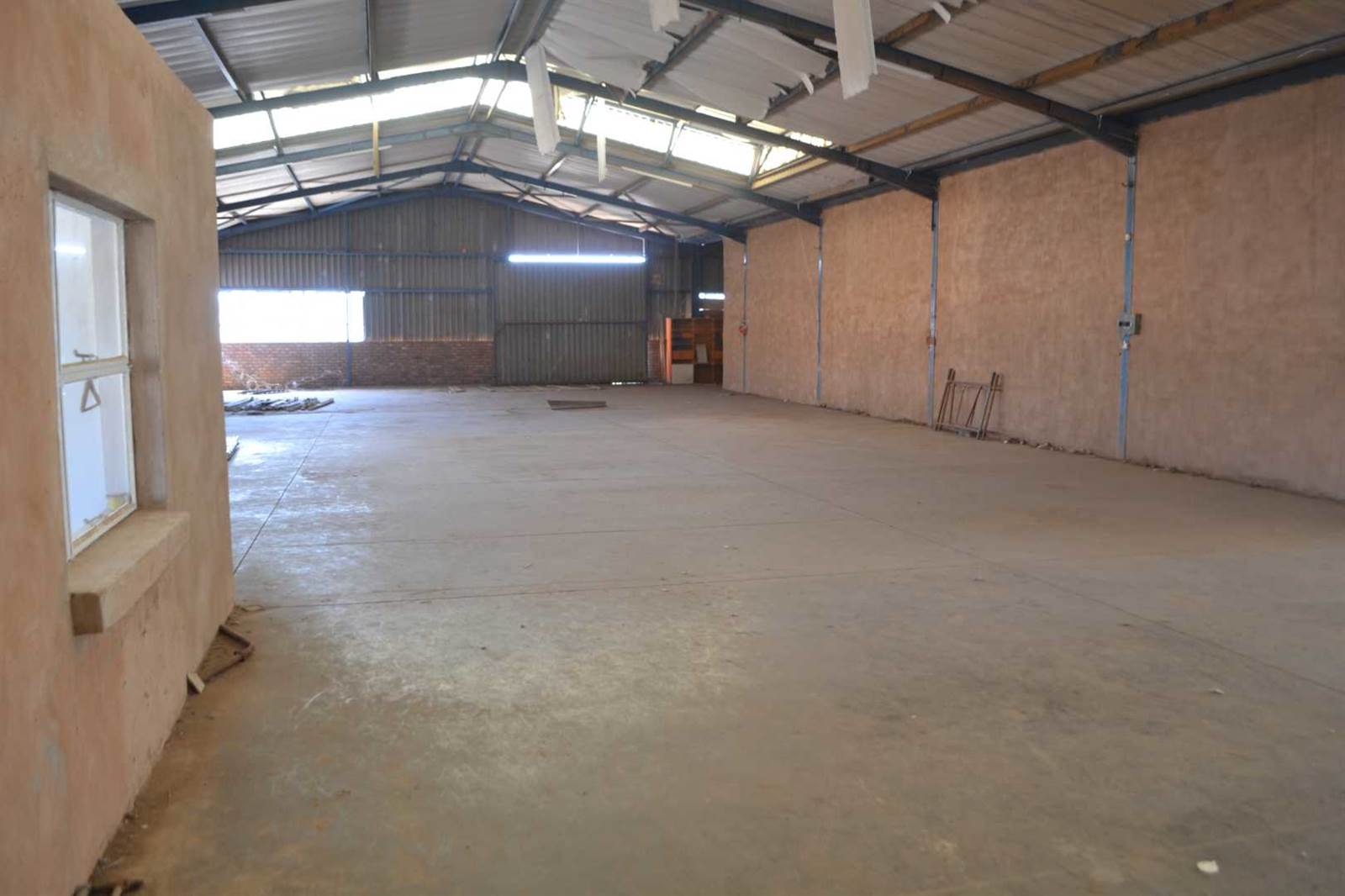 1754  m² Industrial space in Rosslyn photo number 5