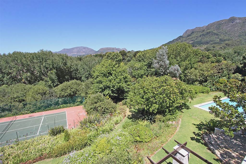 5 Bed House in Constantia photo number 17