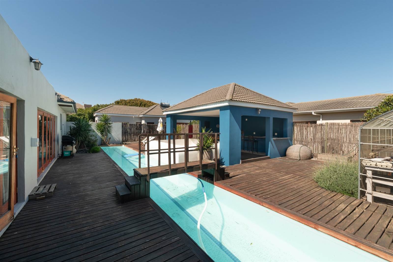 5 Bed House in Milnerton Central photo number 2