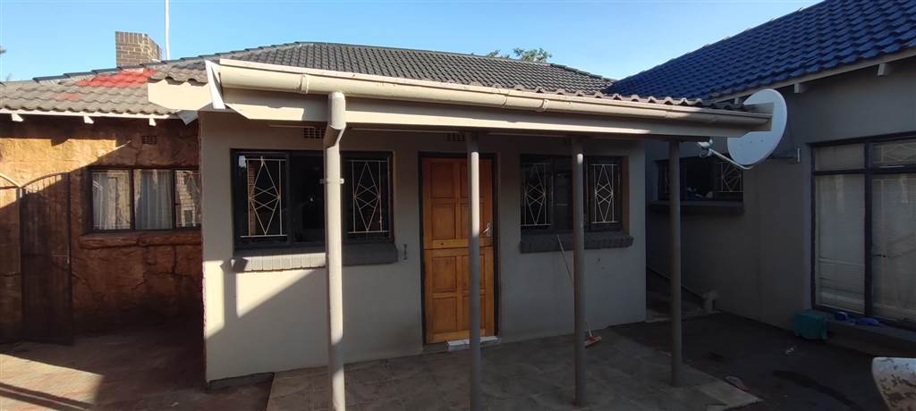 4 Bed House in Stilfontein photo number 25