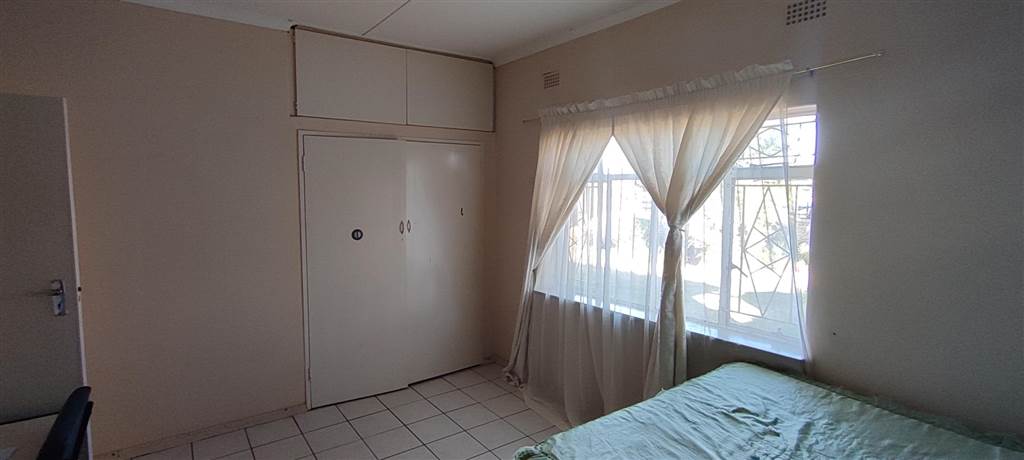4 Bed House in Stilfontein photo number 16