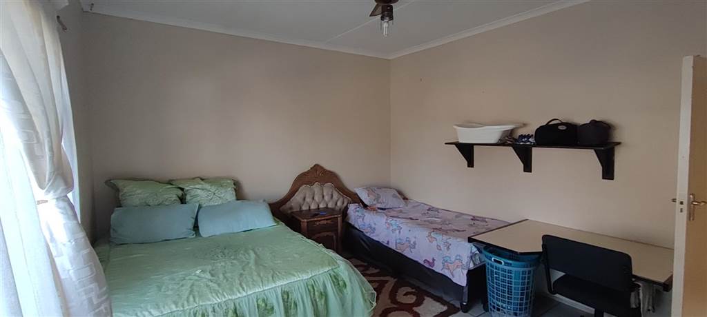 4 Bed House in Stilfontein photo number 15