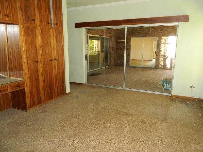 3 Bed House in Louisvale photo number 15