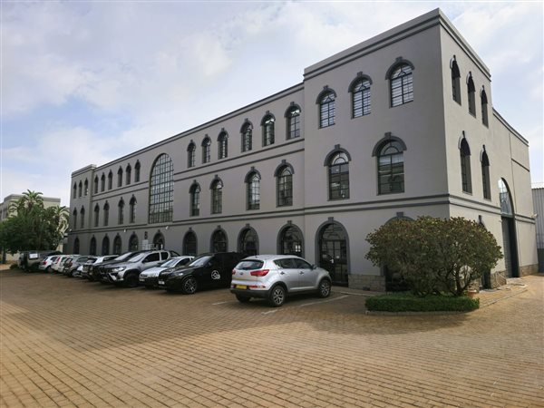 126  m² Commercial space