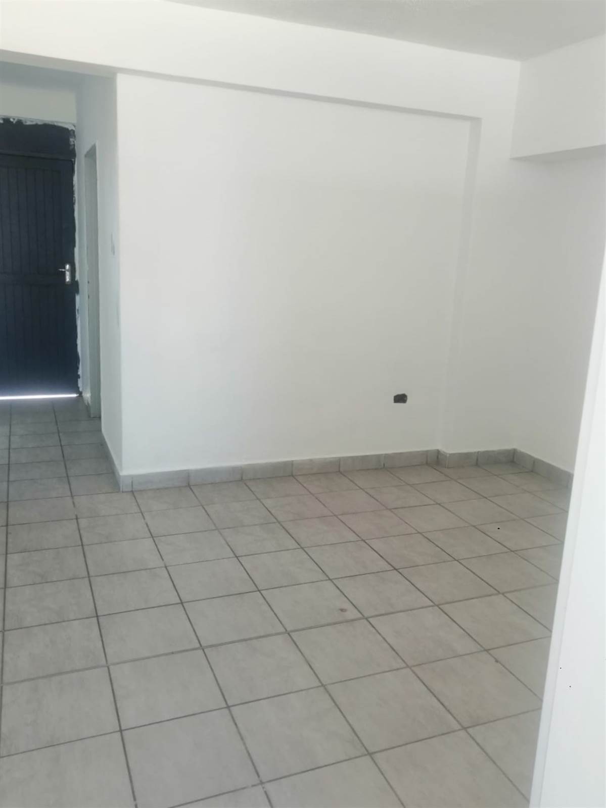 Bachelor apartment in Durban CBD photo number 6