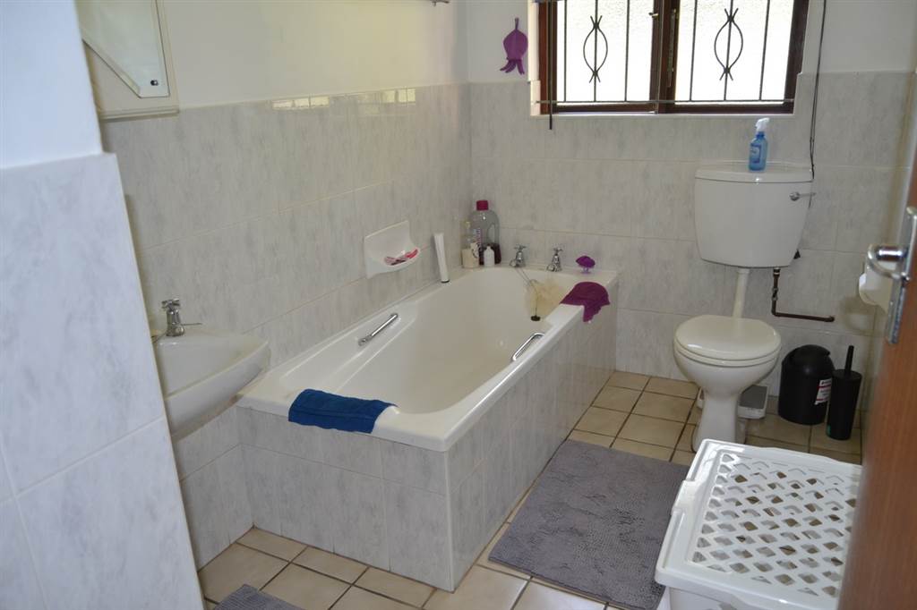 3 Bed House in Manaba photo number 18