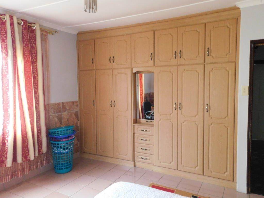 4 Bed House in Kharwastan photo number 20