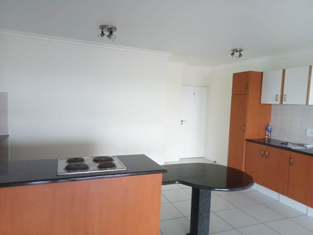 3 Bed Apartment in Illovo Beach photo number 5