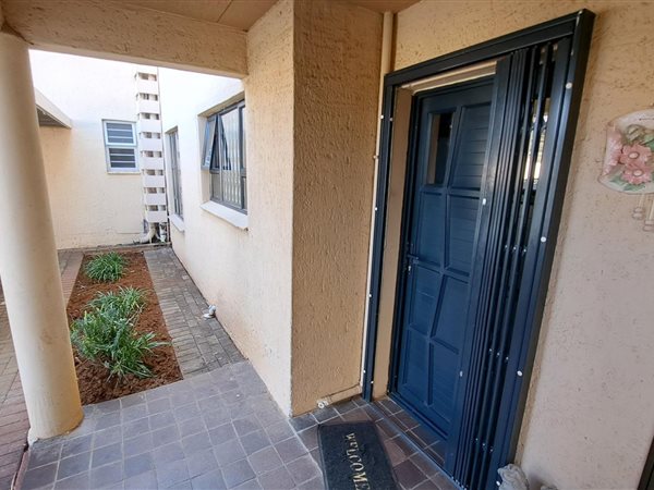 2 Bedroom Townhouse 2 Bedroom Townhouse