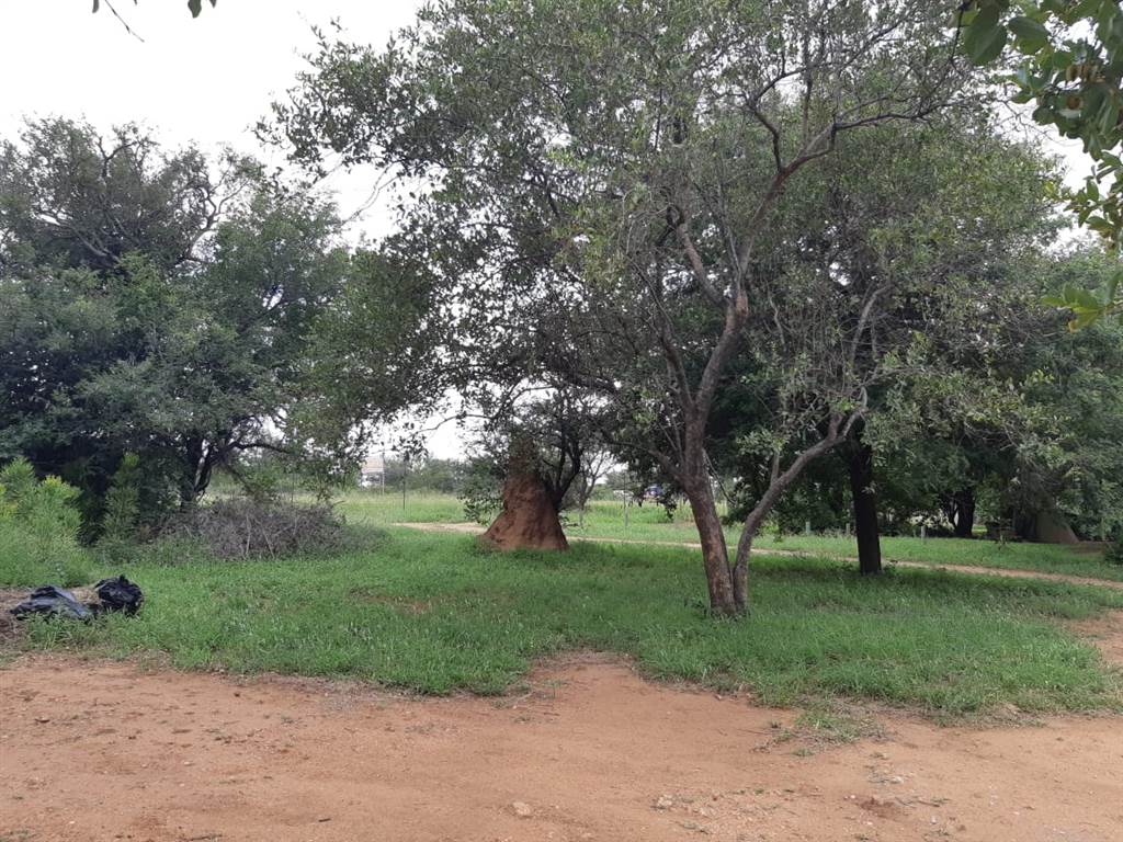 1041 m² Land available in Raptors View Wildlife Estate photo number 8