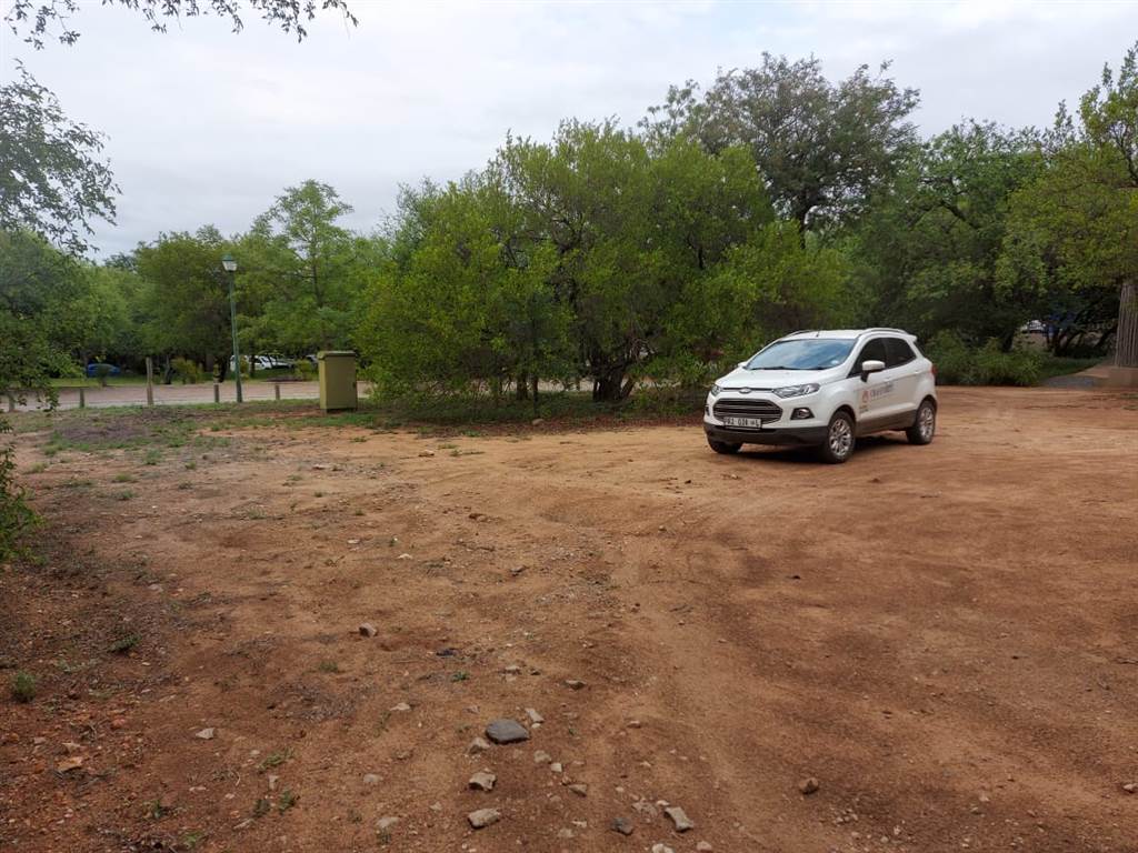 1041 m² Land available in Raptors View Wildlife Estate photo number 2