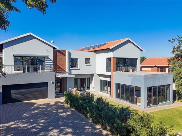 5 Bedroom House 5 Bedroom House