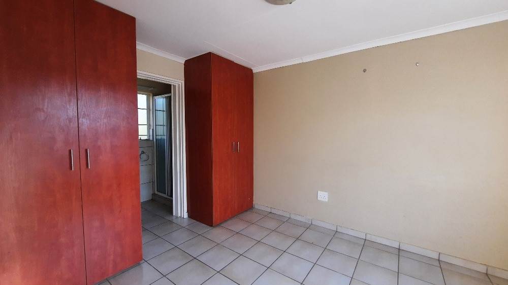 3 Bed Townhouse in Lydenburg photo number 24