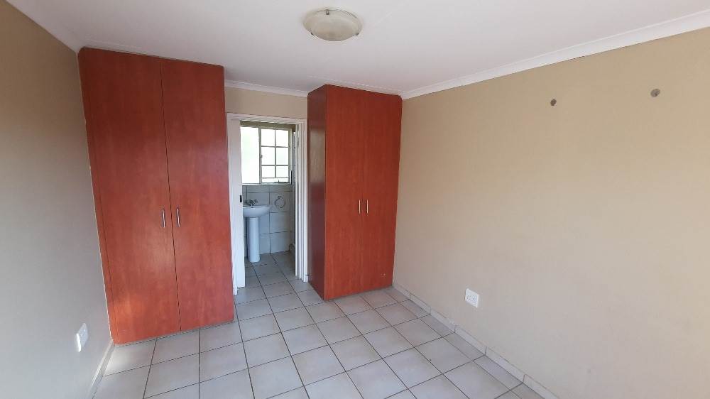 3 Bed Townhouse in Lydenburg photo number 25