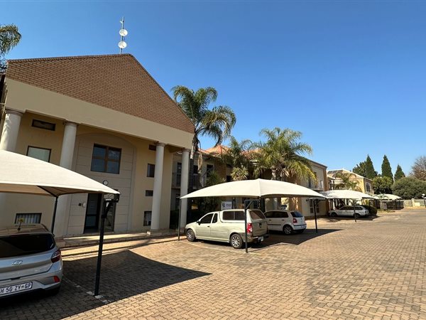 228  m² Commercial space in Highveld