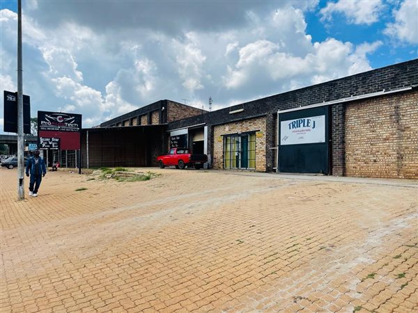 Commercial space in Koster