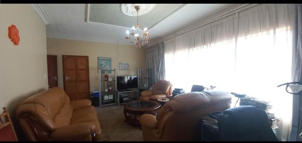 2 Bed House in Soshanguve photo number 10