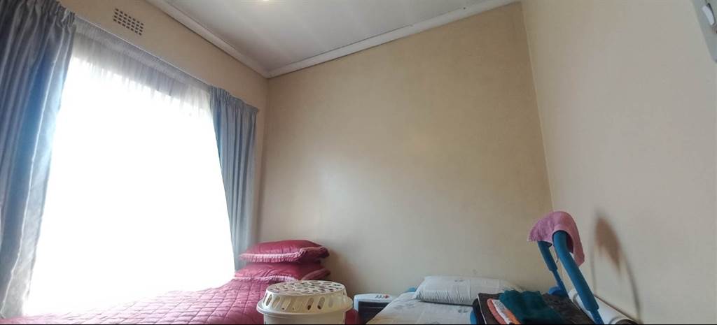 2 Bed House in Soshanguve photo number 14