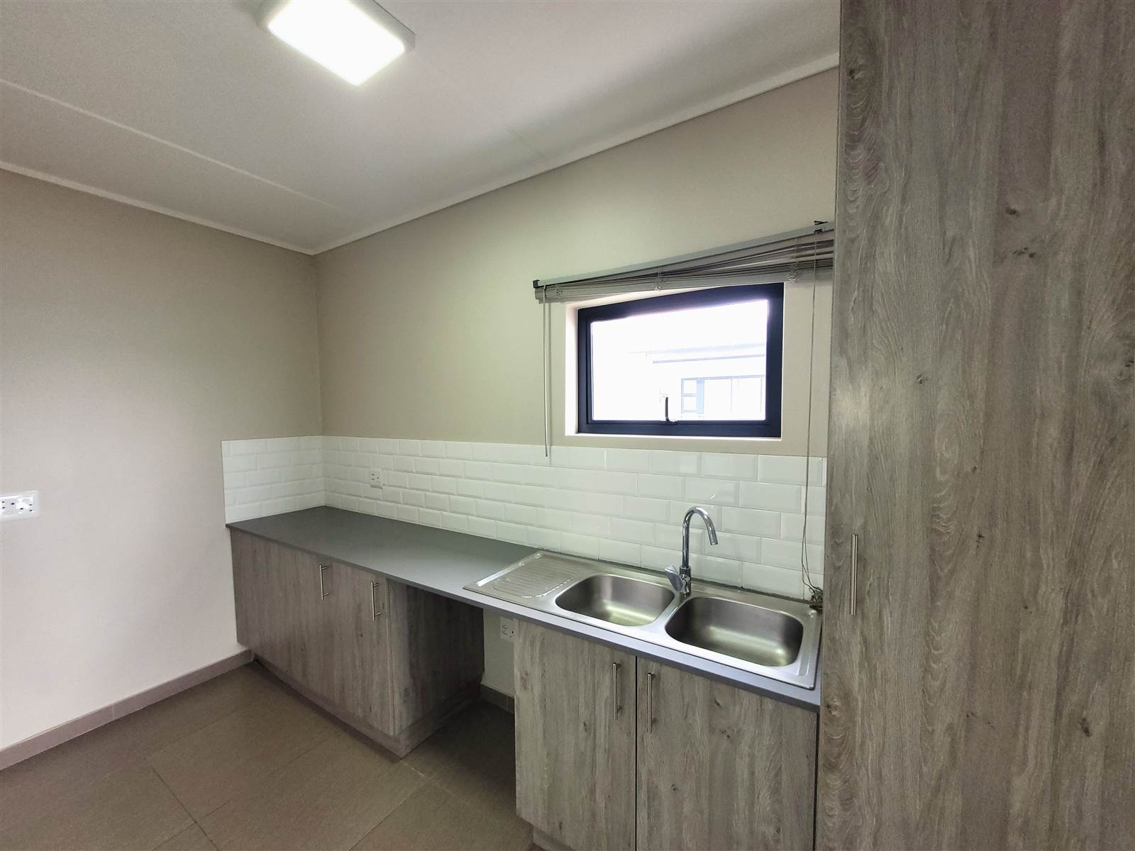 2 Bed Apartment in Kyalami photo number 8