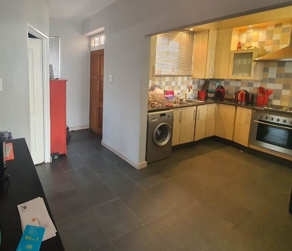 2 Bed Flat in Lambton photo number 9